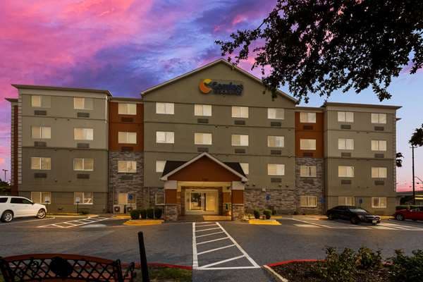 Comfort Inn & Suites Austin North Loop, Hotel in University of Texas