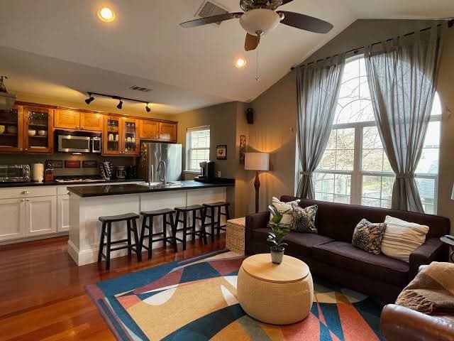 Allandale Guesthouse, Guesthouse in University of Texas