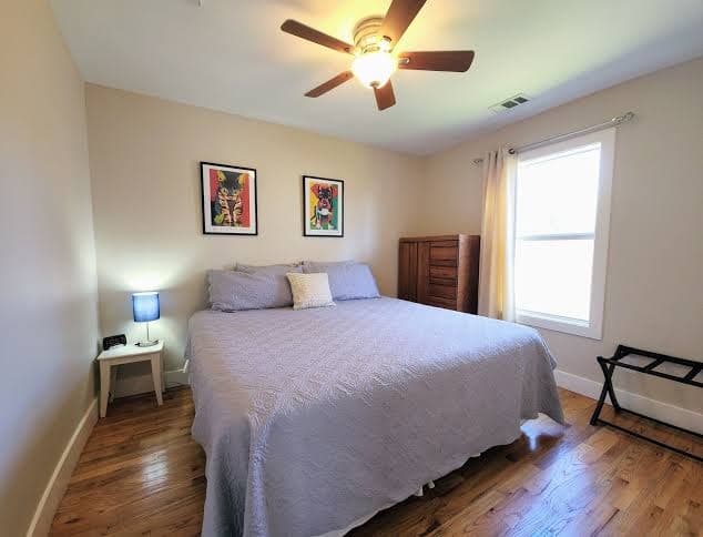 Brentwood Guest House, Spacious Living Area, Fenced Yard, Holiday Home in University of Texas