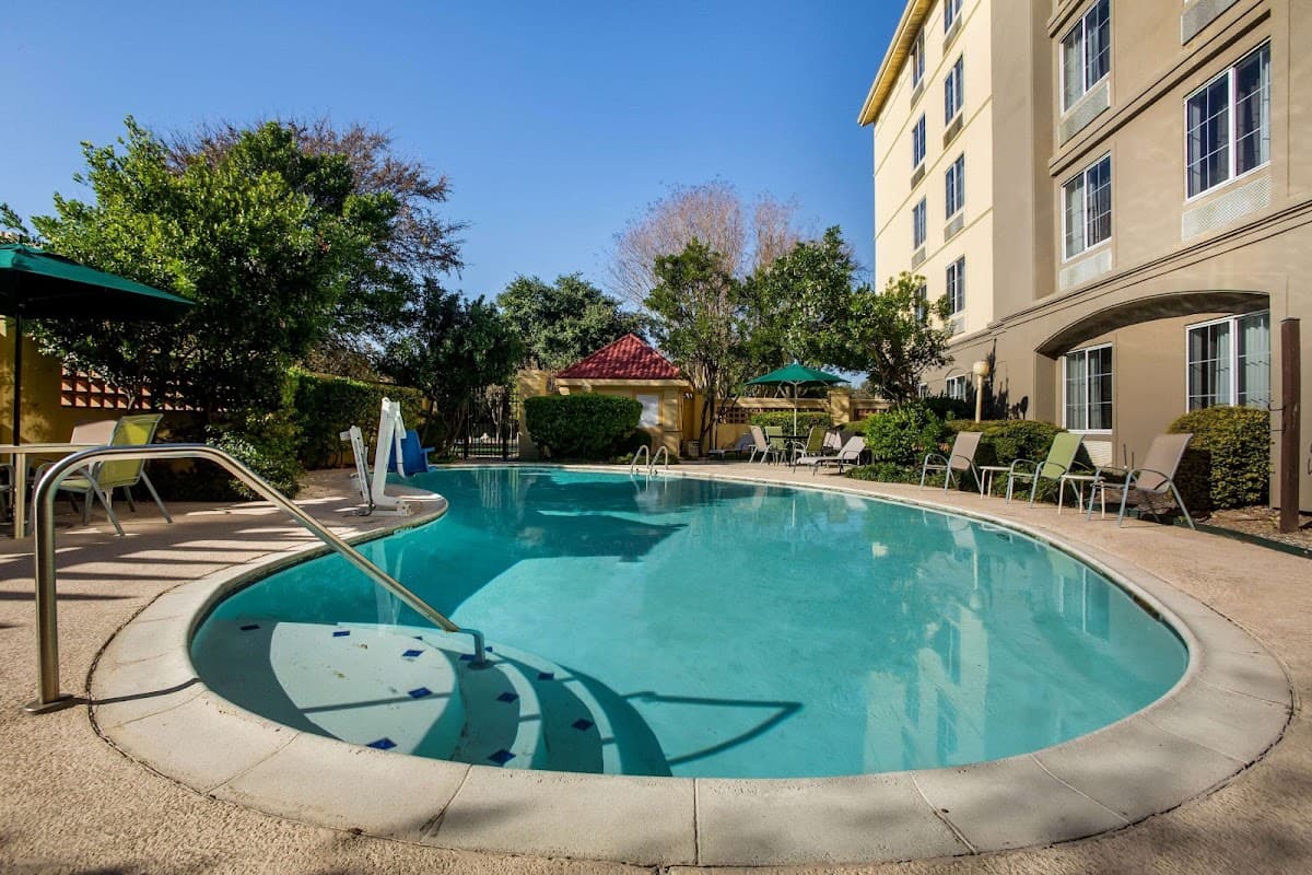 La Quinta Inn & Suites by Wyndham Austin Southwest, Hotel in West Lake Hills