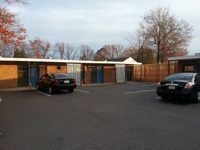 Americana Motel, Motel in Avenel