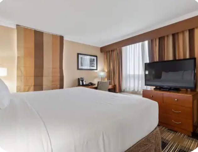 Near NYC • Superior King Suite • Premium Comfort • Workspace, Hotel in Carteret