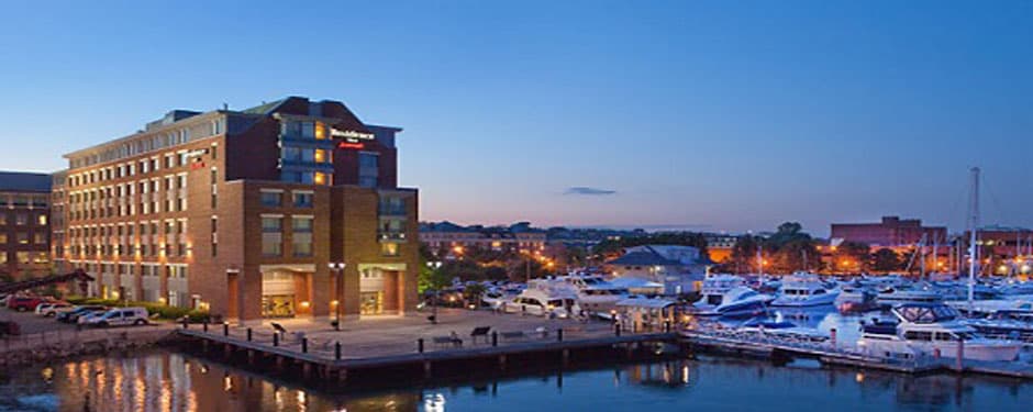 Bed & Breakfast Afloat | Unique Boston Waterfront Stay, Hotel in VA Boston Healthcare System, Brockton Campus