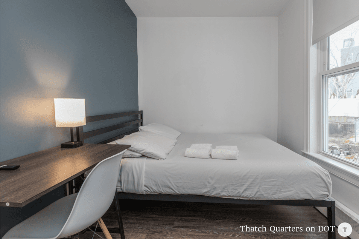 Thatch Quarters on Dorchester Street, Hostel in South Boston