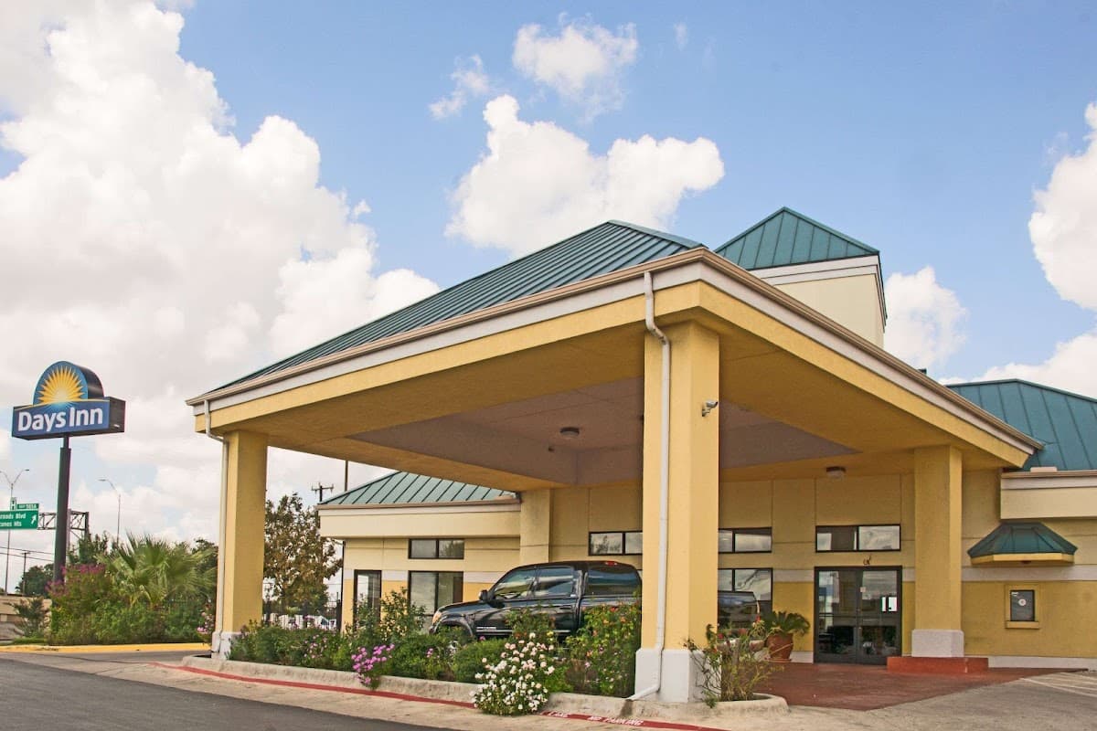 Days Inn by Wyndham Central San Antonio NW Medical Center, Hotel in Balcones Heights