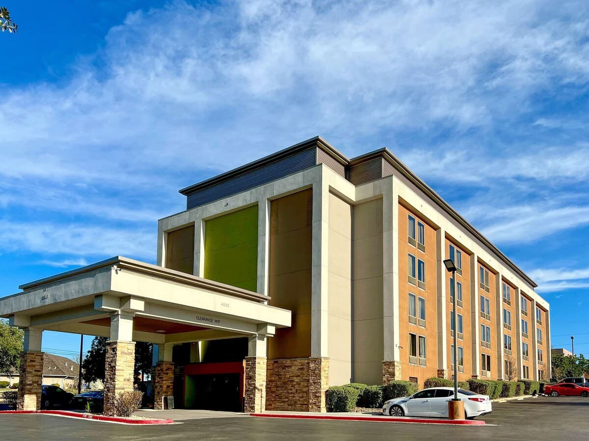 Clarion Pointe near Medical Center, Hotel in Balcones Heights