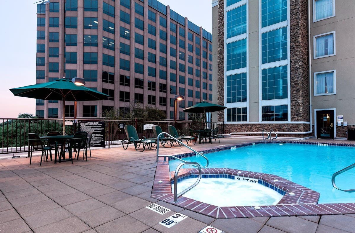 Staybridge Suites San Antonio-Airport by IHG, Aparthotel in Castle Hills