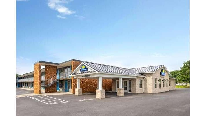 Days Inn by Wyndham Frederick, Hotel in Frederick