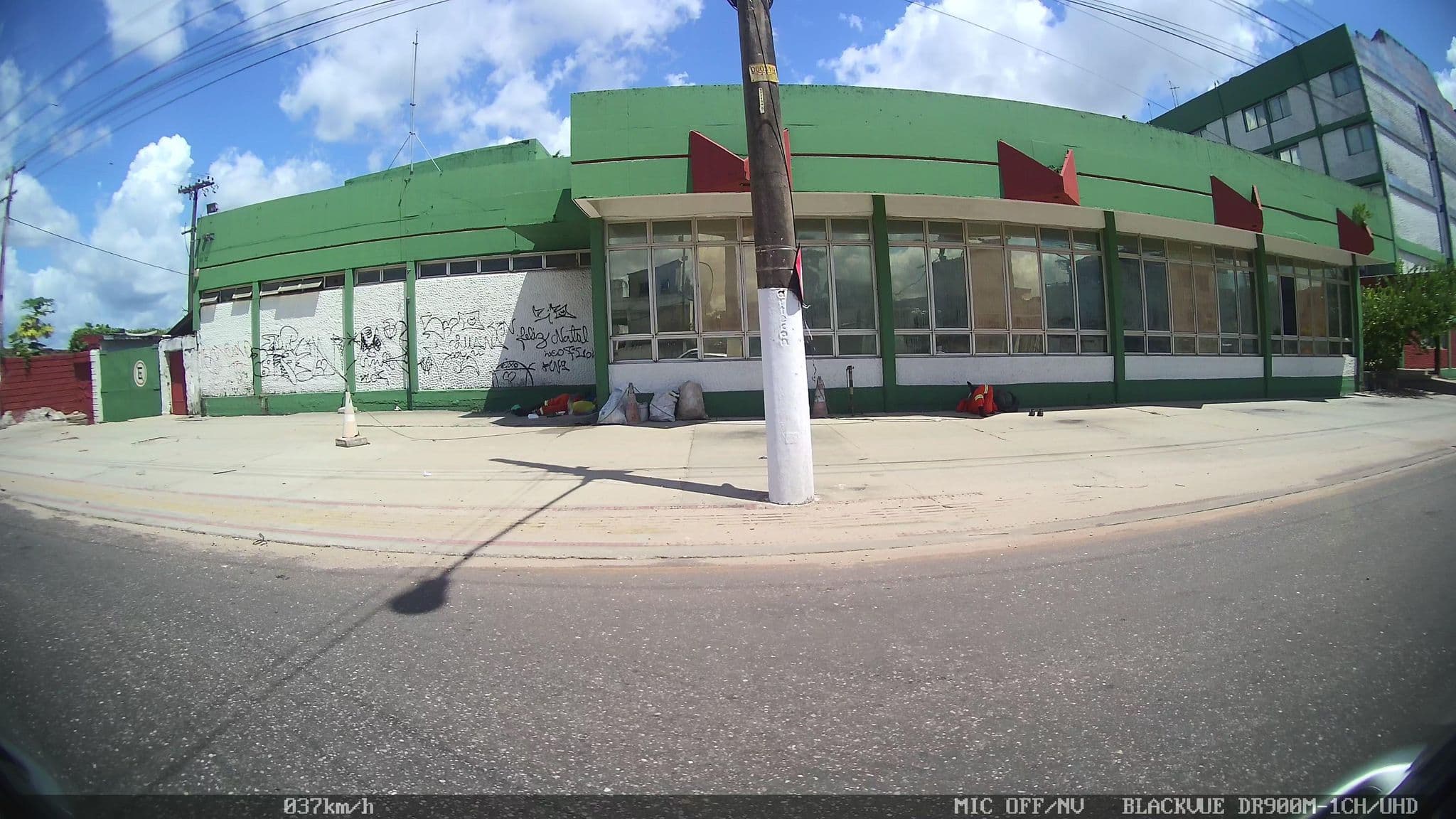 Street view near Beira Rio Hotel, Belém — © kaart_2 (CC BY-SA · Mapillary)