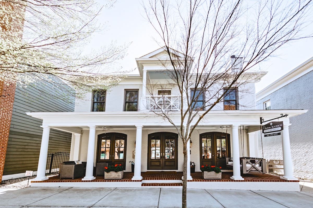 Chateau Bourbon B&B, Hotel in Worthington Hills