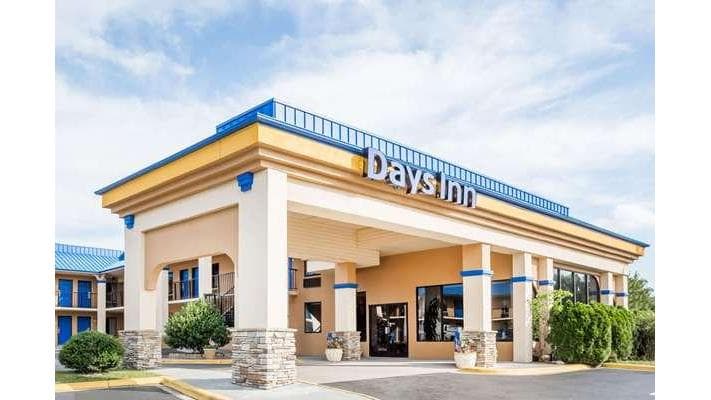 Days Inn by Wyndham Hendersonville, Hotel in Balfour