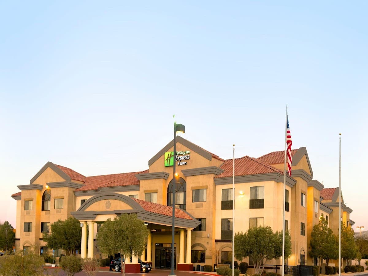 Holiday Inn Express & Suites Barstow - Route 66 by IHG, Hotel in Barstow Heights