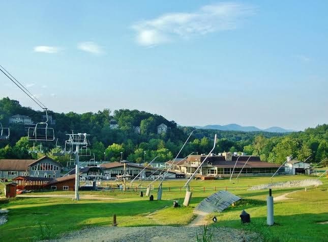 Pines, Resort in Basye