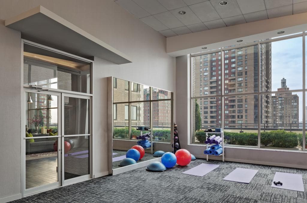 Global Luxury Suites at 90 Washington, Hotel in Financial District