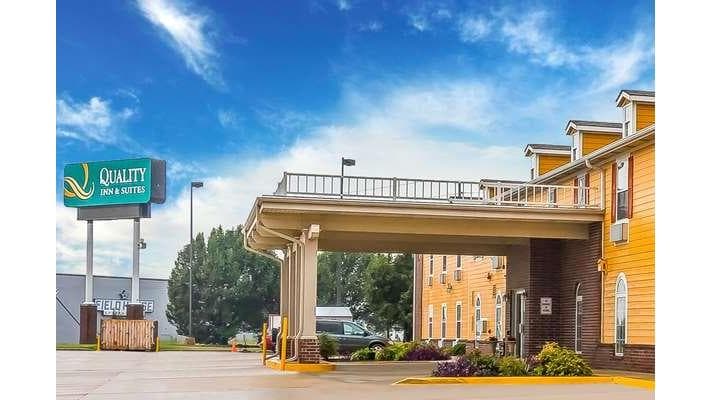 Quality Inn & Suites Chesterfield Village, Hotel in Battlefield