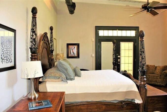 The Abode - A Guest House with Tropical Pool, Guesthouse in Bay Saint Louis