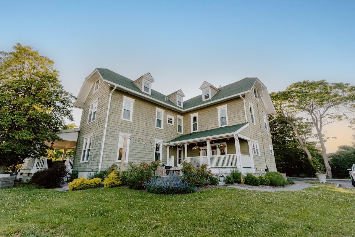 The Ocean Bay House, Bed & Breakfast in Bay Shore