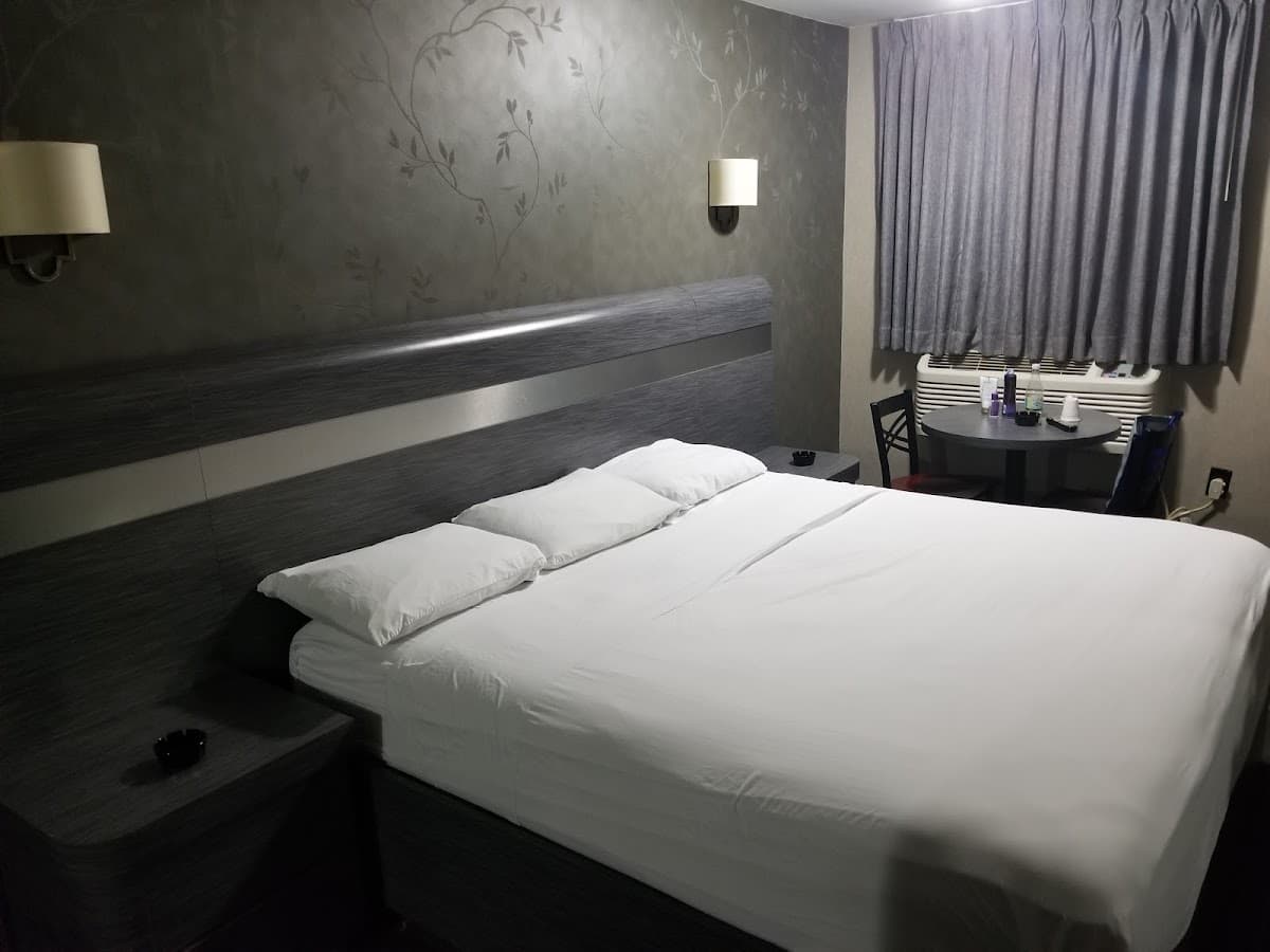 Paradise Motor Inn, Motel in Baychester