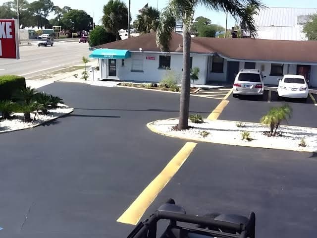 Deluxe Inn/Mini Storage, Motel in Bayshore Gardens