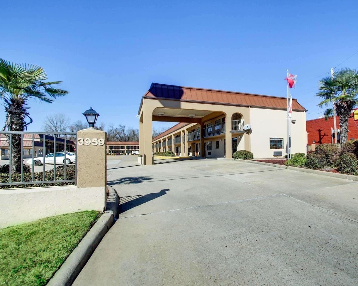 Econo Lodge Vicksburg, Hotel in Beechwood