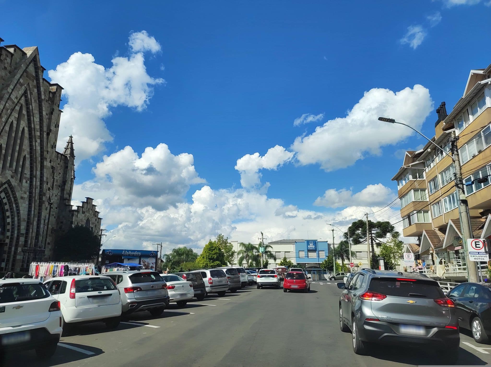 Street view near Mater Hotel, Canela — © diegokrein (CC BY-SA · Mapillary)