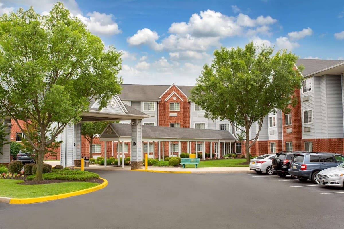 Microtel Inn & Suites by Wyndham Philadelphia Airport, Hotel in Eastwick