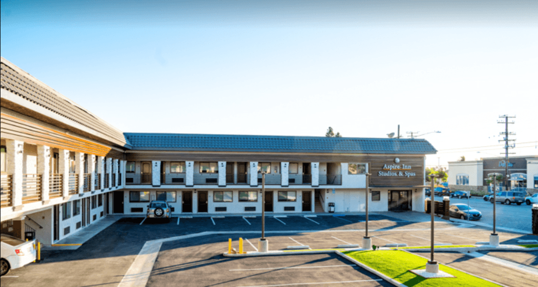 Aspire Inn Studios & Spas, Hotel in Paramount