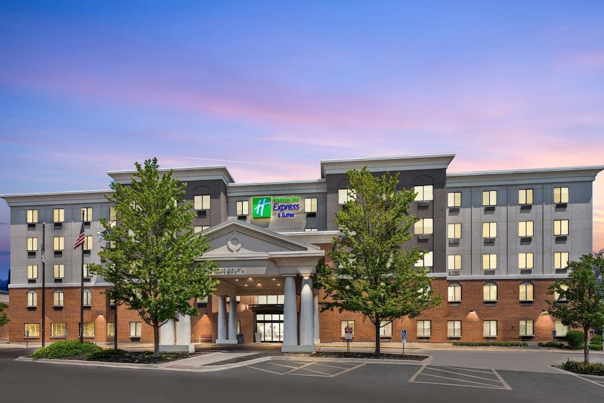 Holiday Inn Express & Suites Chicago West-O'Hare Arpt Area by IHG, Hotel in Bellwood