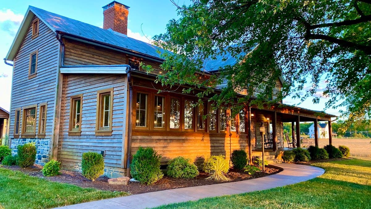 Silver Lake Bed and Breakfast, Hotel in Belmont Estates