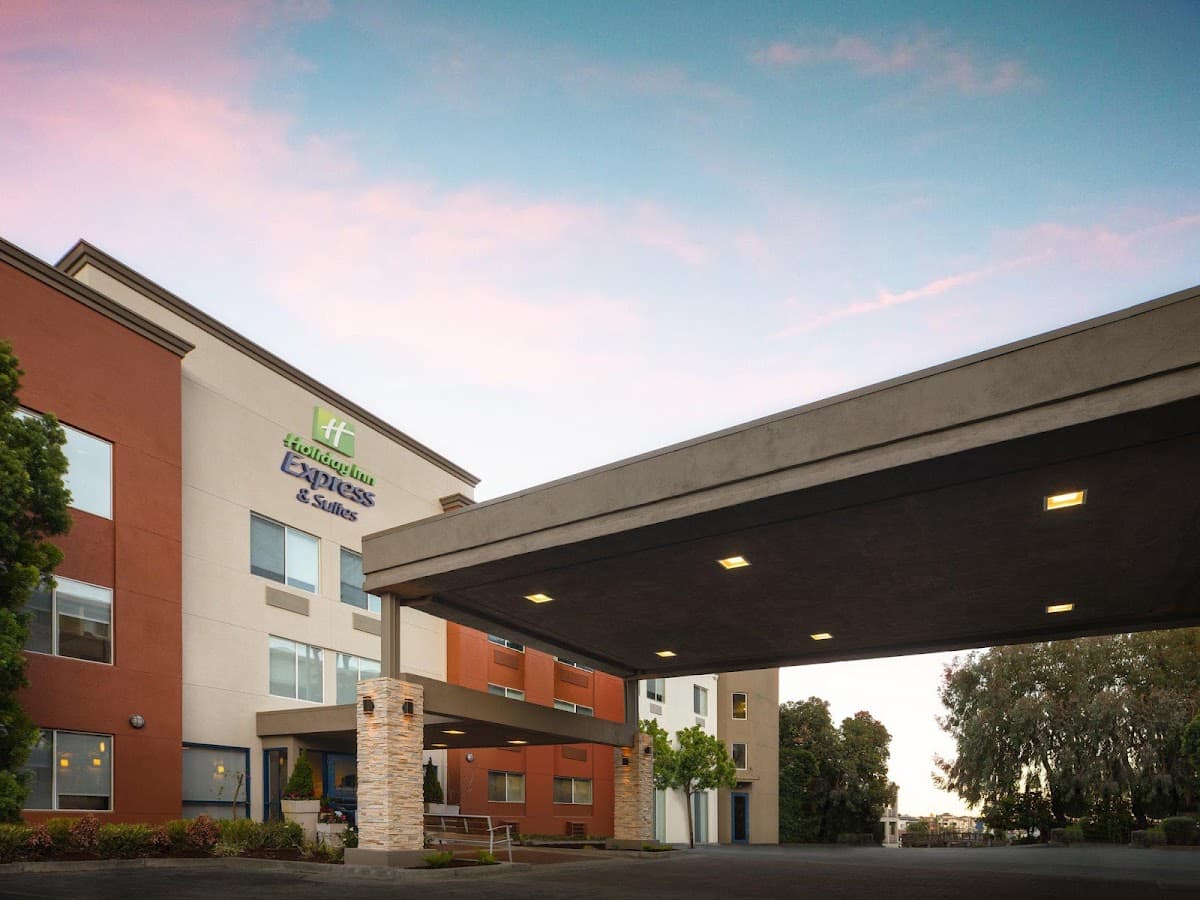 Holiday Inn Express & Suites Belmont by IHG, Hotel in Belmont