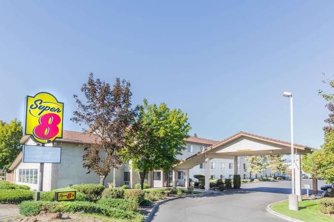 Super 8 by Wyndham Bend, Hotel in Bend