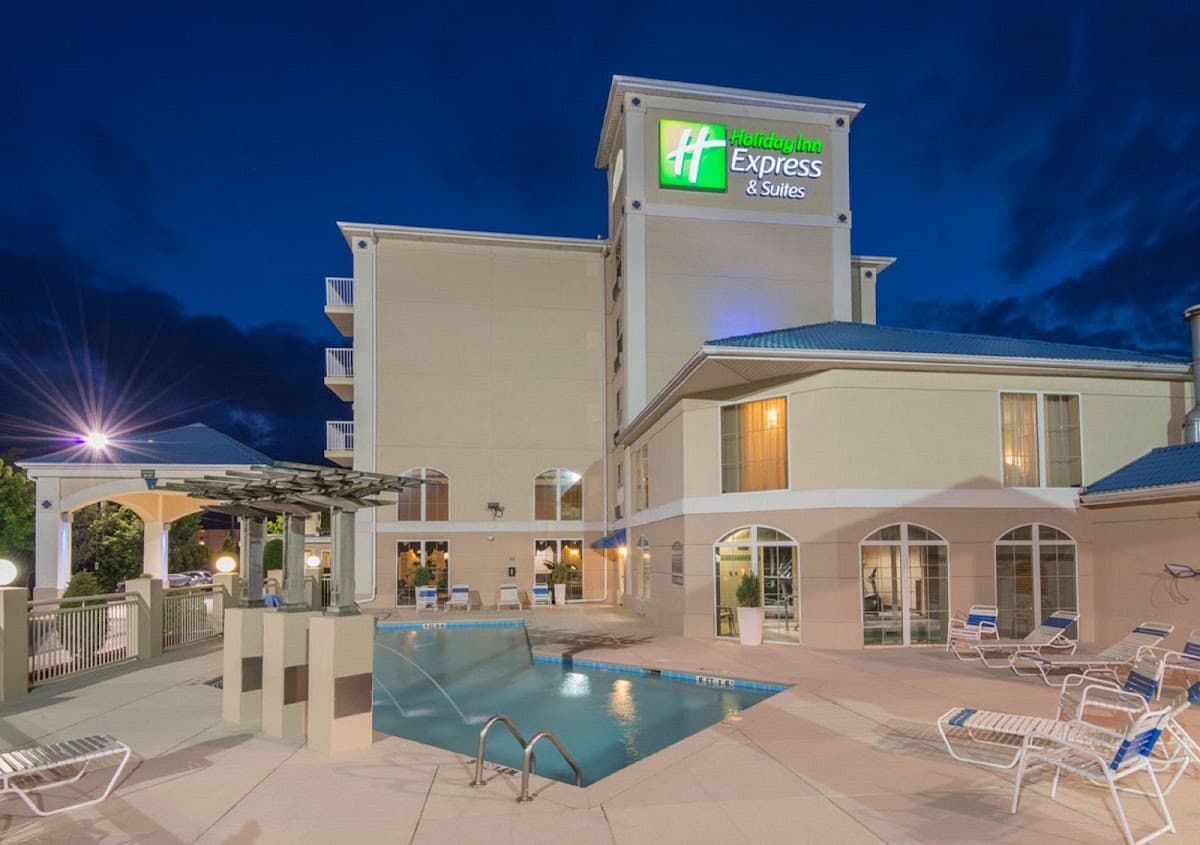 Holiday Inn Express & Suites Asheville SW - Outlet Ctr Area by IHG, Hotel in Bent Creek