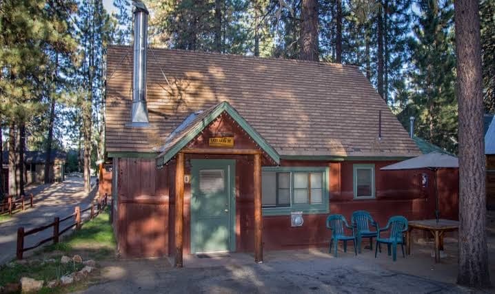 Golden Bear Cottages, Holiday Home in Big Bear Lake