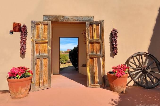 Adobe Hacienda, Hotel in Big Park