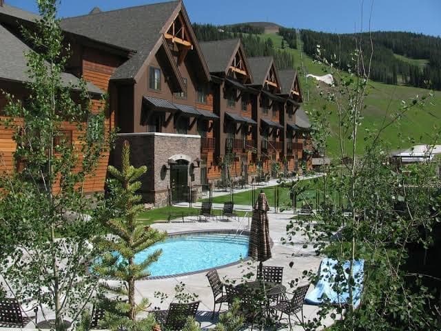 Village Center, Hotel in Big Sky