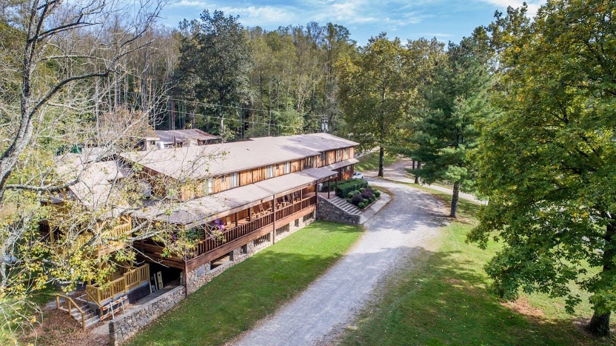 Cragmont Assembly, Hotel in Black Mountain