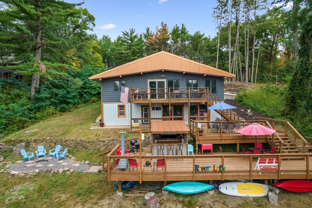 The Black River Retreat, Resort in Black River Falls