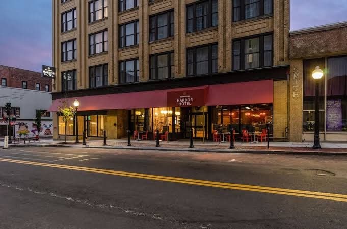 New Bedford Harbor Hotel, Hotel in New Bedford