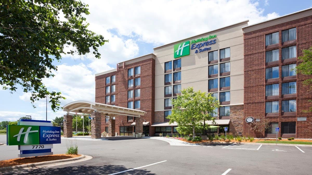 Holiday Inn Express & Suites Bloomington - Mpls Arpt Area W by IHG, Hotel in Bloomington