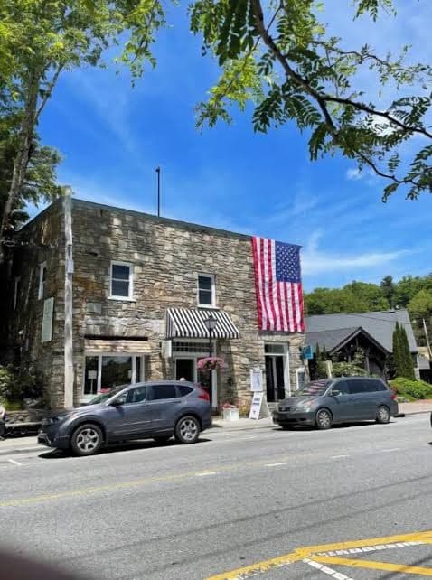 Historical Hotel, Main Street Blowing Rock, Hotel in Blowing Rock