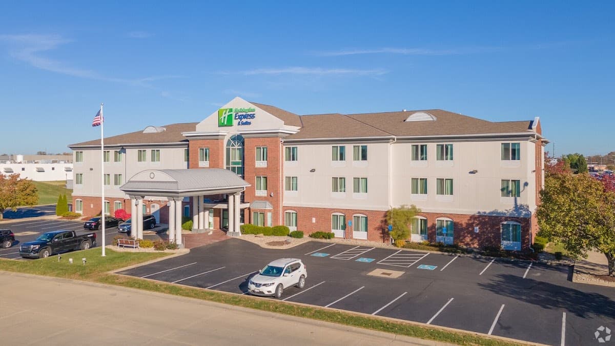 Holiday Inn Express & Suites Cincinnati-Blue Ash, Hotel in Blue Ash