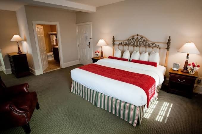 Normandy Farm Hotel & Conference Center, Hotel in North Wales