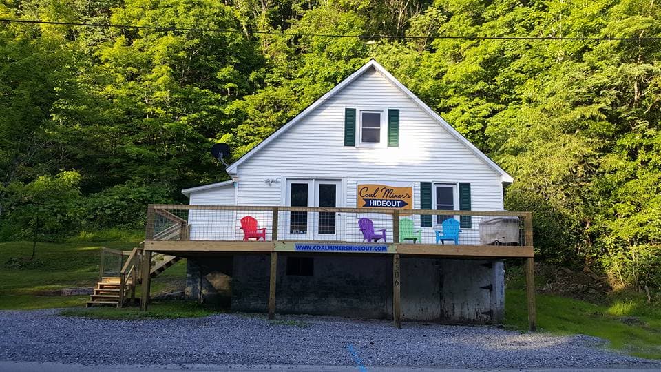 Coal Miners Hideout, Hotel in Bluewell