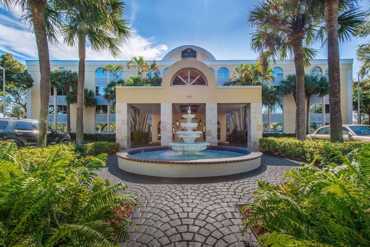 La Quinta Inn & Suites by Wyndham Deerfield Beach I-95, Hotel in Deerfield Beach
