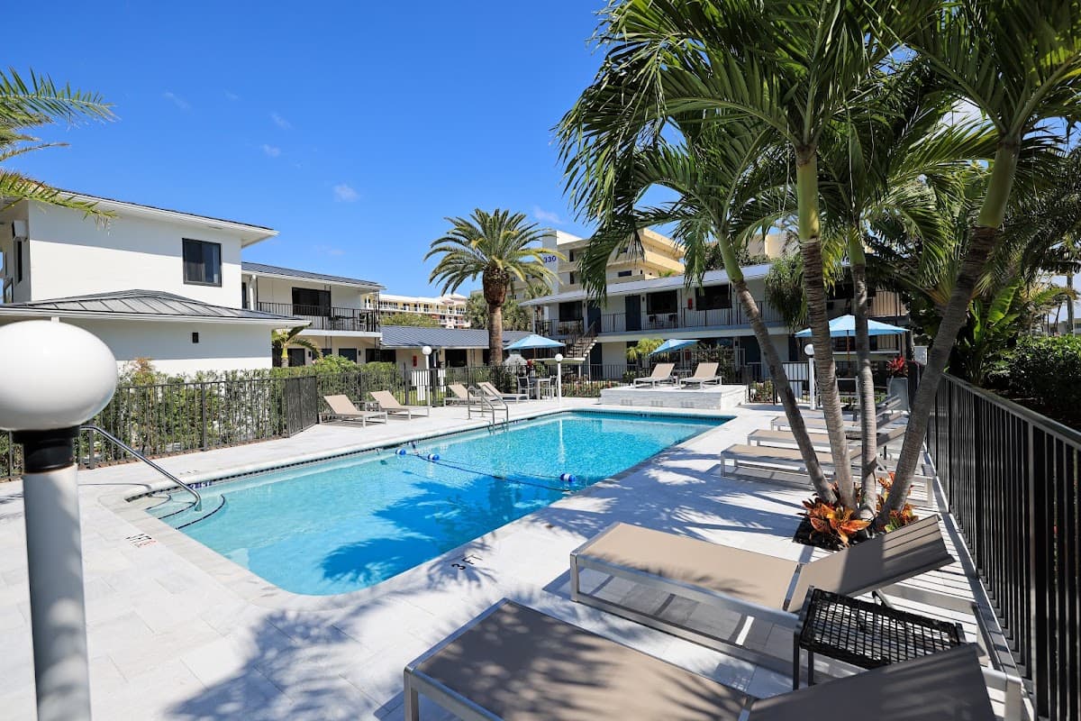 TROPIC ISLE BEACH RESORT, Resort in Hillsboro Beach