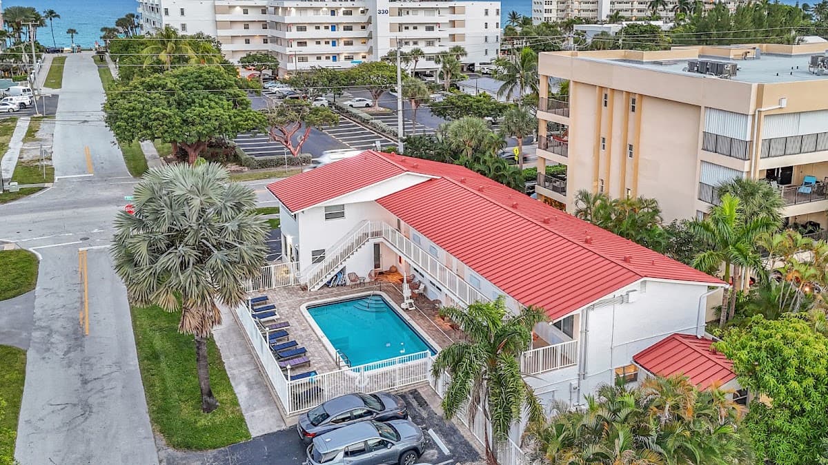 The Shores Hotel, Hotel in Hillsboro Beach