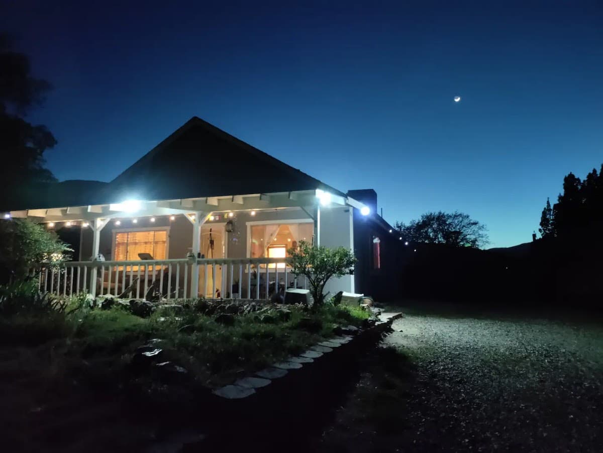 Ecology of Life Guest Suites, Hotel in Bodfish