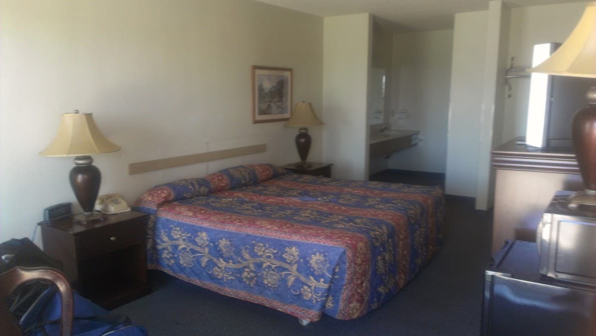 Country Inn, Hotel in Bolivar