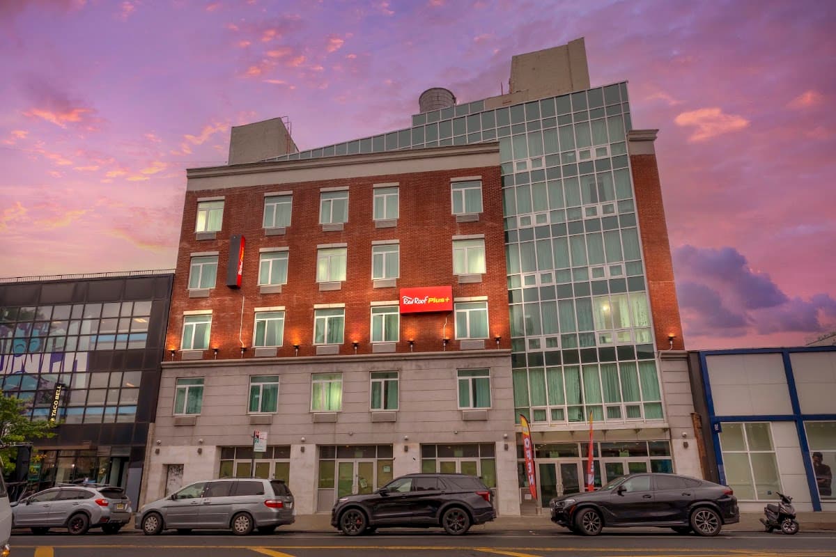 Red Roof PLUS+ Brooklyn - Flatbush Ave, Hotel in Flatbush