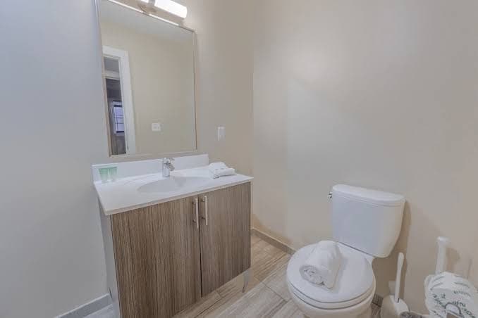 Luxury Furnished Loft near Park Street Station - Entire Place, Hotel in Boston